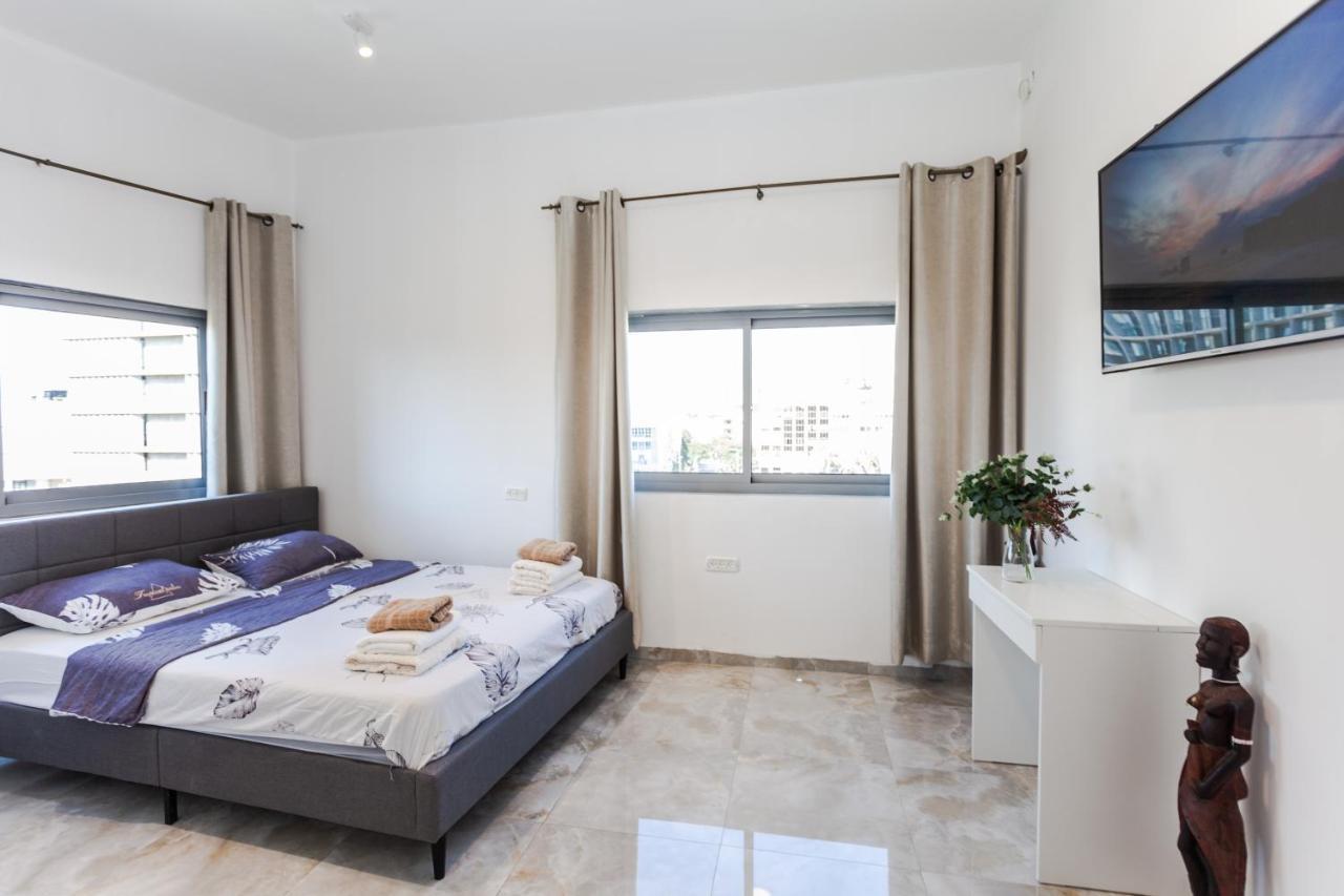 Căn hộ Rabin Square Elegant One Bedroom Tel Aviv