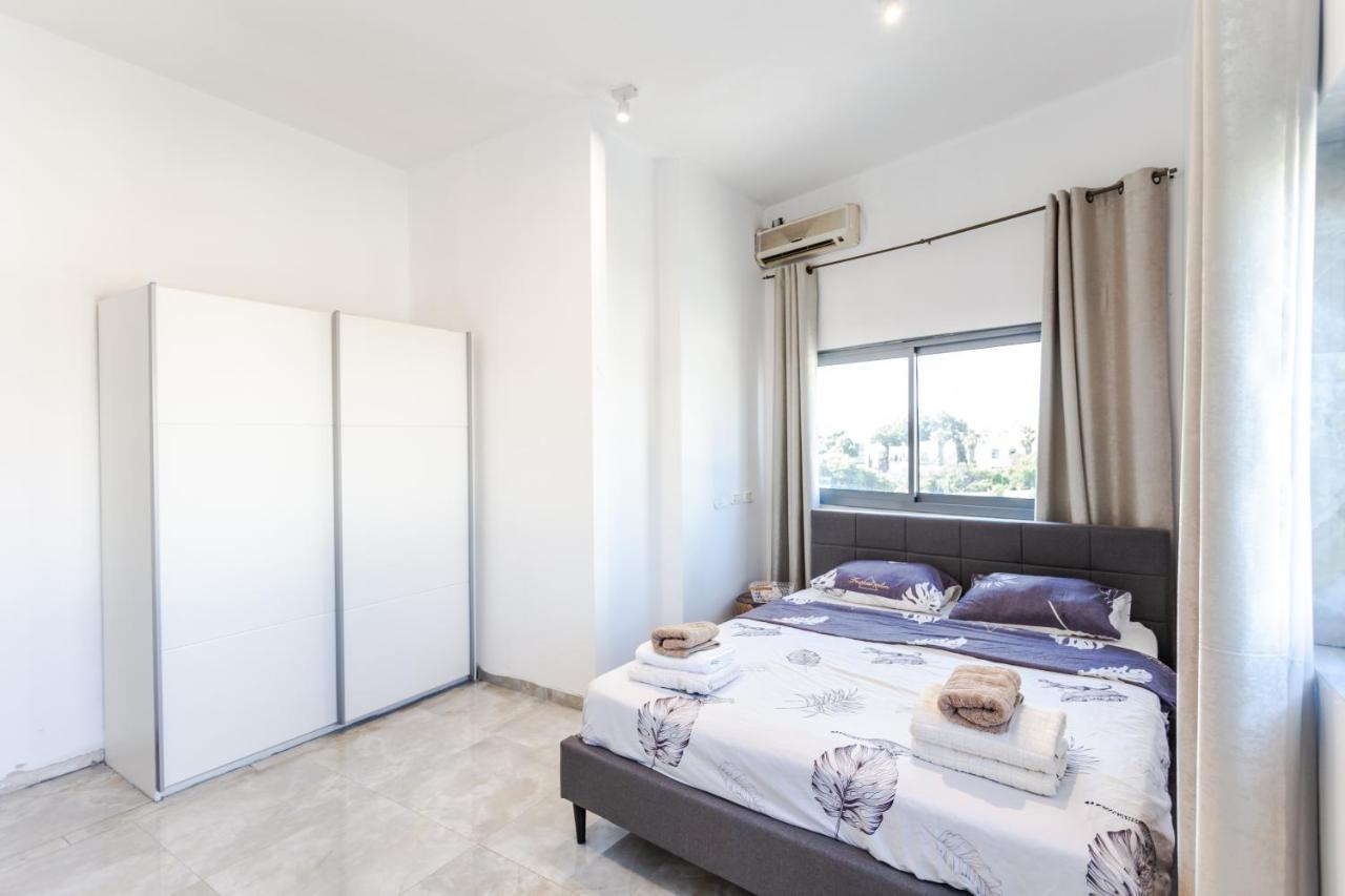 Rabin Square Elegant One Bedroom Căn hộ *