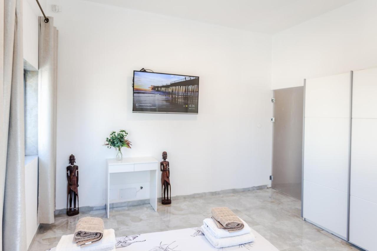 Căn hộ Rabin Square Elegant One Bedroom Tel Aviv