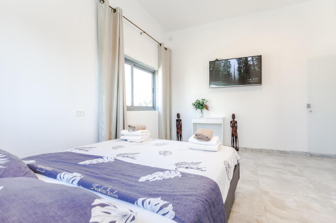 Rabin Square Elegant One Bedroom *
