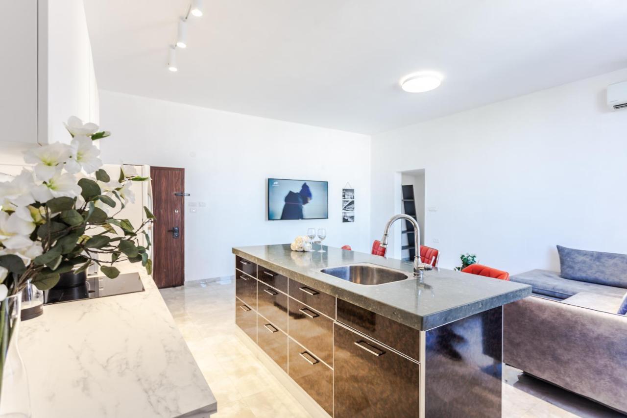 Căn hộ Rabin Square Elegant One Bedroom *